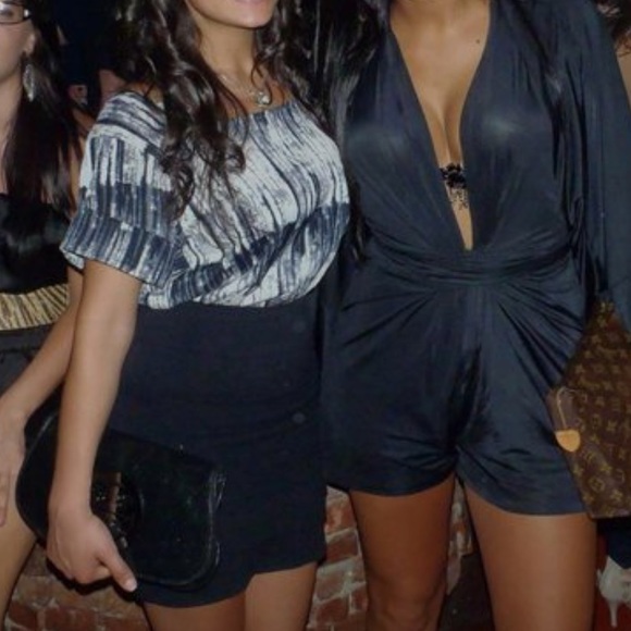 Blq.mkt romper/wide flare slv /deep neck/ belt tie - Picture 2 of 5